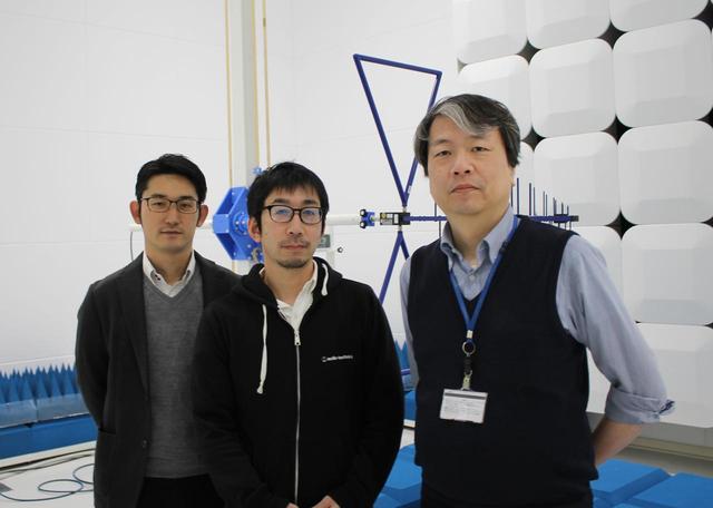 画像: 「3000 Digital」の生みの親を代表した3名。左から商品開発部PM2課大田祐平氏、商品開発部PM2課で主務を務める東嶋慎治氏。そして、商品開発部RF開発課の主事林 徹治氏
