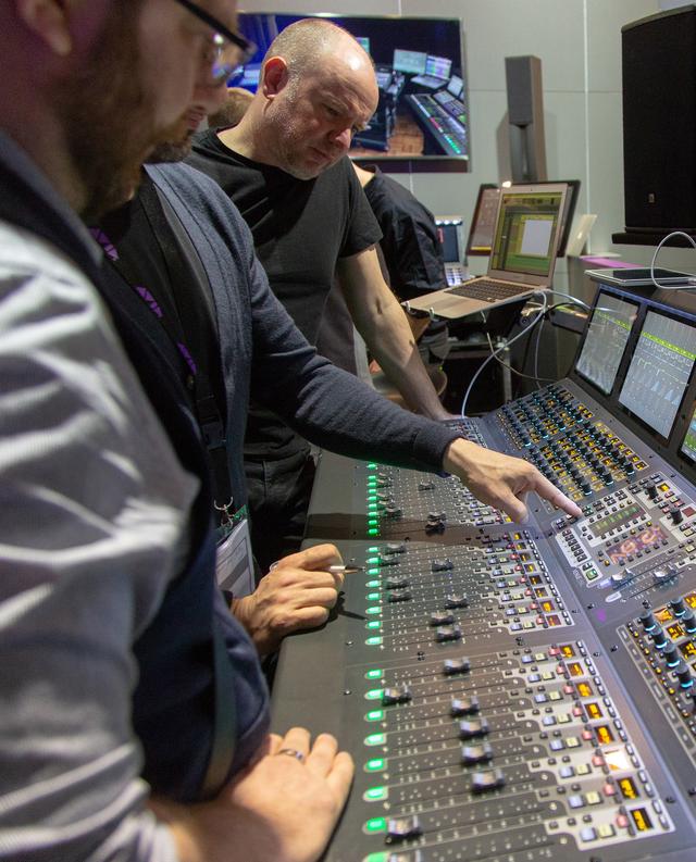 画像: 前回の『Prolight+Sound 2018』の様子。昨年は「Avid VENUE | S6L」の新しいコンポーネントが多数発表された