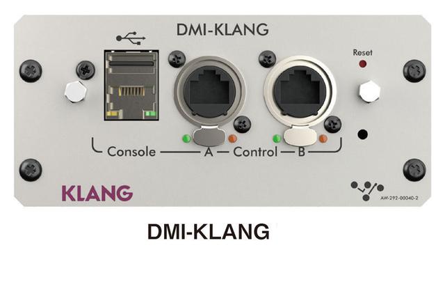 画像: 入出力拡張用のDMIカードを2枚挿入可能