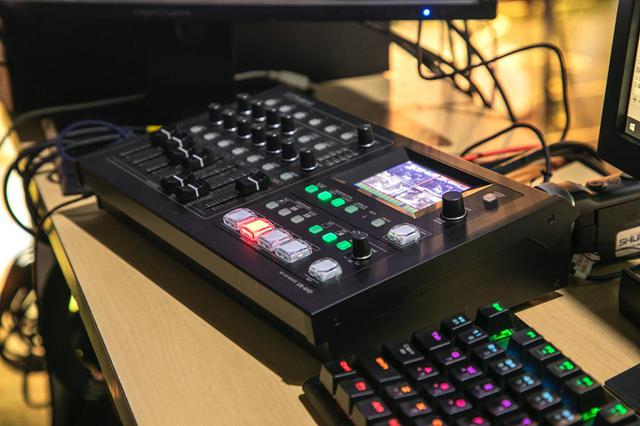 画像: 店長の中嶋氏は、「VR-4HDのようなAVミキサーがあったからこそ、高品質なライブ配信システムを低コストに構築できた」と語る