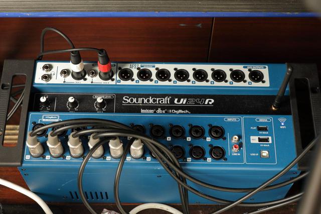 画像: ライブ配信用コンソール、Soundcraft Ui24R