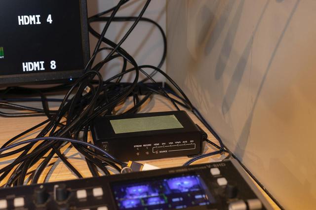 画像: IPエンコーダーのMEDIAEDGE K1000H