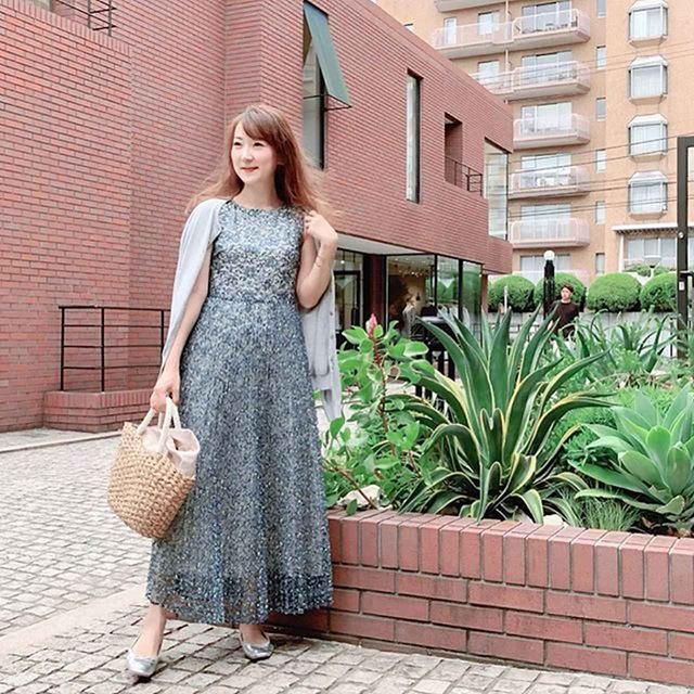画像1: 花柄もグリーン系多め。ビンテージ風な落ち着いたトーンのフラワーピリントを着こなすがトレンド。