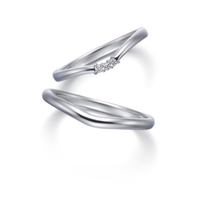 画像: 【Mimoria (ミモリア)】 センターダイヤモンド:0.18ct 素材:Pt950 幅:2.0mm メレ数:14石 価格(税込):237,600円