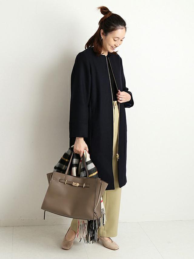 画像: 【SLOBEIENA】HAMILTONノーカラージップコート ¥18,480※現在のSALE価格 【SLOBE IENA】AFFRANCHIE トートバッグ ¥9,350 ※現在のSALE価格