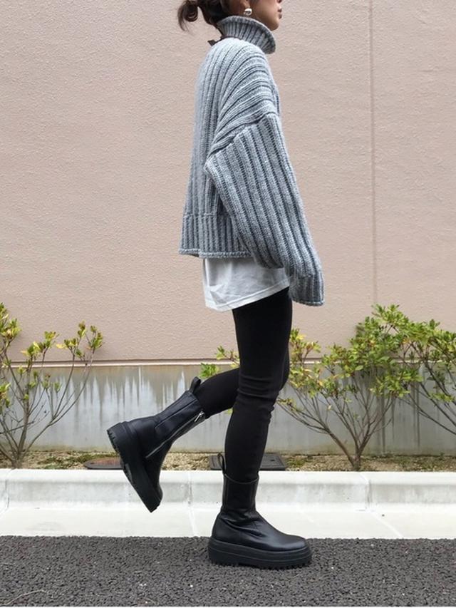 画像: 【H&M】 ニット 【ユニクロ】 ヒートテックウルトラストレッチレギンスパンツ 3,289円(税込)