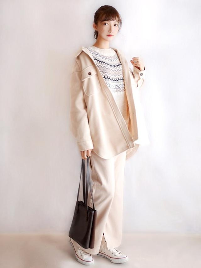 画像: 【H&M】 アルパカブレンドセーター 4,399円(税込) 【AUNT MARIE'S】 裏キルトメルトンCPOシャツアウター 6,930円(税込)