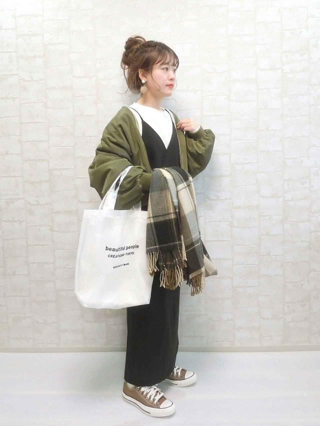 画像: 縦ラインの視覚効果で身長UP