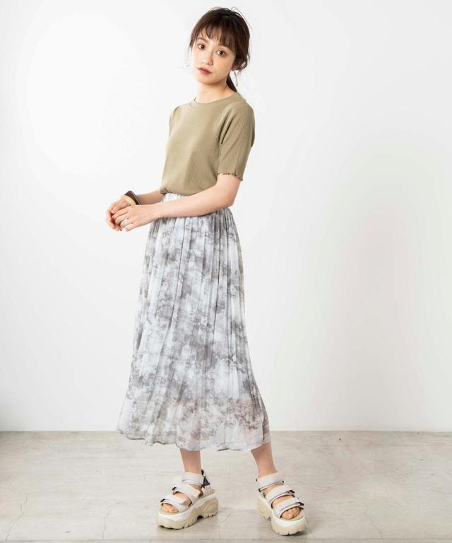 画像: おすすめコーデ② リブT×フレアスカートの大人ガーリーコーデ