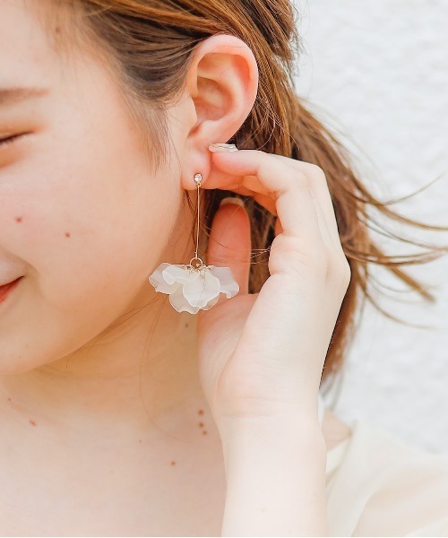 マスク姿でも色っぽい 揺れアクセのモテ効果で女子力up Ftn Fashion Trend News ファッショントレンドニュースマガジン すべての人におしゃれする楽しさを