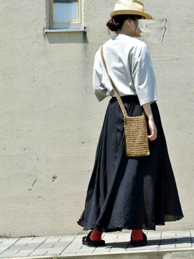 画像5: 足元を秋仕様に!サンダルに靴下を合わせたオシャレさんお手本コーデ