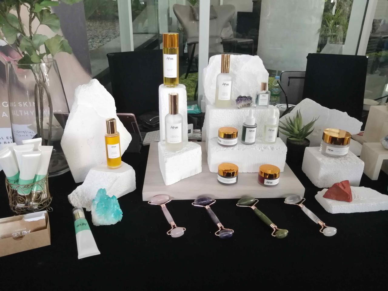 画像2: グリーンイベントで見つけた、パワーストーン配合のタイコスメ