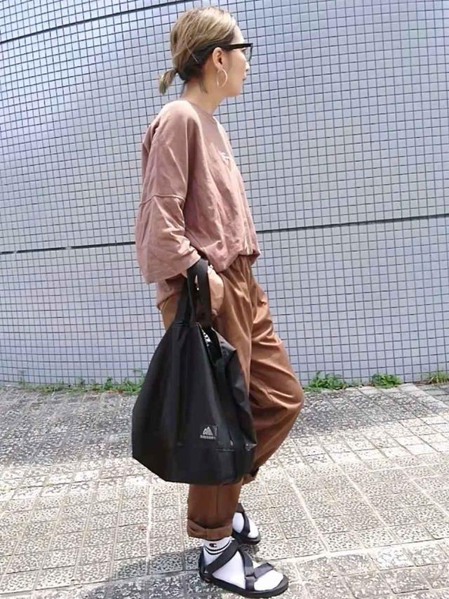 画像: 【Champion】別注リバースウィーブガーメントダイTシャツ 8,140円(税込)【GU】パンツ 平均価格2,000円〜【FREAK'S STORE】GREGORY×FREAK'S STORE グレゴリー 別注RIVERSIBLE TOTE Tyvek/リバーシブル2WAYトートバッグ 8,580円(税込)【Champion】フルレングスソックス ライン 1,100円(税込)【THE NORTH FACE】ザ・ノース・フェイス ユニセックスストラップサンダル / ウルトラティダル II エクストラフォーム 8,580円(税込)