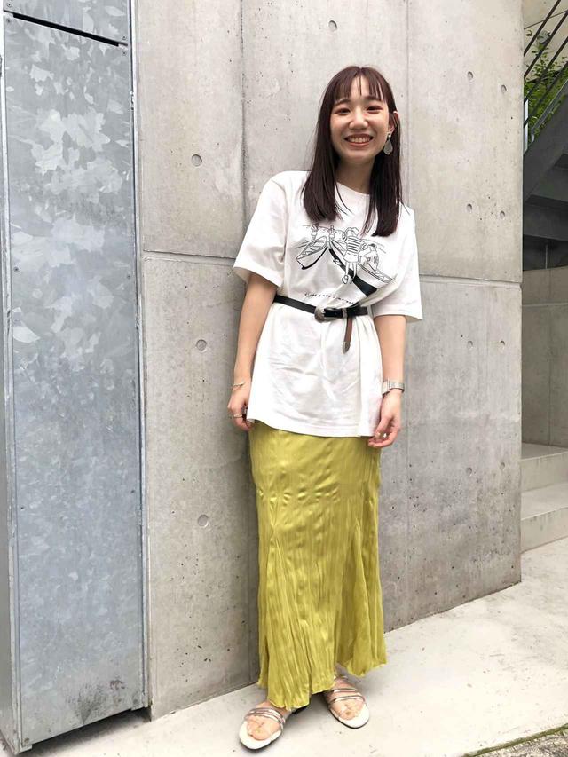 画像: 【GLOBAL WORK】RYO KANEYASU Tシャツ¥3,850【Kastane】パワーネットワッシャースカート ¥6,490(税込)【PAGEBOY】クリアフラットサンダル 5,390円(税込)【PAGEBOY】メタルバックルベルト 2,750円(税込)