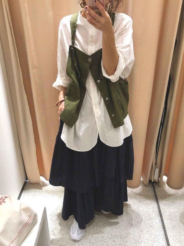 画像: 【niko and...】マーセビッグスタンドカラーシャツ 4,950円(税込)【niko and...】イレギュラーヘムティアードスカート 6,490円(税込)【NIKE】ナイキ エア マックス 95 ウィメンズシューズ 18,700円(税込)
