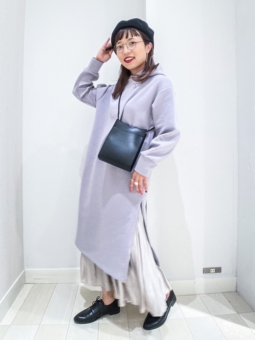 画像: 【GLOBAL WORK】ワンピース ¥5,390（税込）スカート ¥5,390（税込）バッグ ¥3,190（税込）帽子 ¥2,750（税込）シューズ ¥4,290 （税込）メガネ ¥2,090（税込） 出典：WEAR