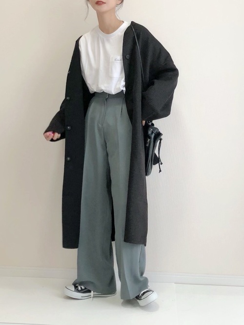 画像: 【SENSE OF PLACE by URBAN RESEARCH】アウター ¥14,190（税込）【Ezick】Tシャツ ¥5,500（税込）【DHOLIC】パンツ ¥4,972（税込）【CLANE】バッグ ¥17,600（税込）出典：WEAR