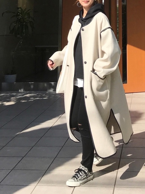 画像: 【Auntie Rosa Holiday】アウター¥6,930（税込）【GU】パーカー平均価格¥1,990〜【UNIQLO】パンツ ¥4,389（税込）出典：WEAR