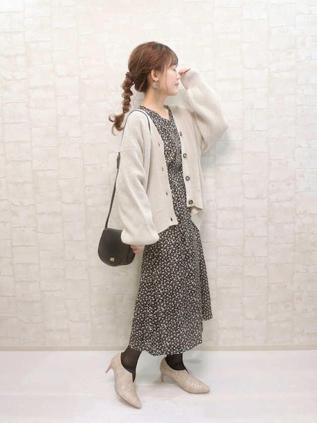 あなたはどれを選ぶ 大人気 Gu カーディガンおすすめコーデ4選 Ftn Fashion Trend News ファッショントレンドニュースマガジン すべての人におしゃれする楽しさを