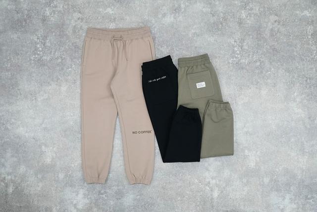 画像: スウェットパンツ(左ベージュ・真ん中黒・右カーキ)メンズ:¥5,390(税込)