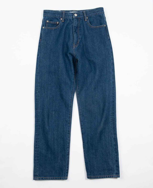 画像: 【SHIPS any】ハイライズ ストレート デニムパンツ¥9,900(税込) 出典:fashion trend news