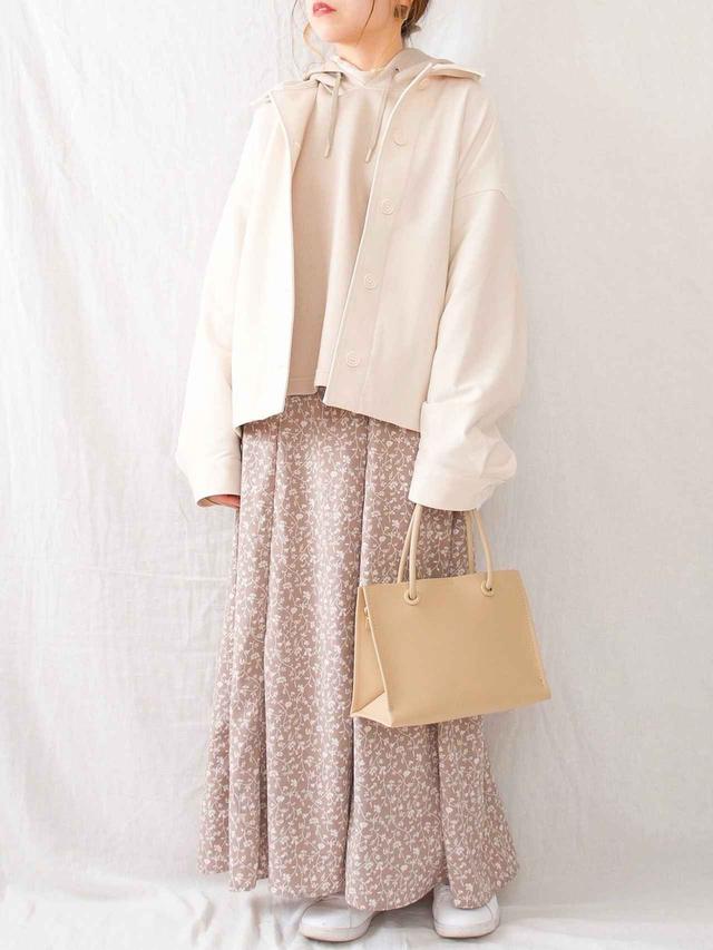 画像: 【しまむら】スカート、バッグ 出典:WEAR