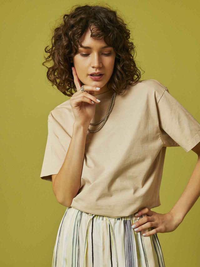 画像: Organic Cotton Luster Tee ¥14,300(税込)/AURALEE for Ron Herman 出典:fashion trend news