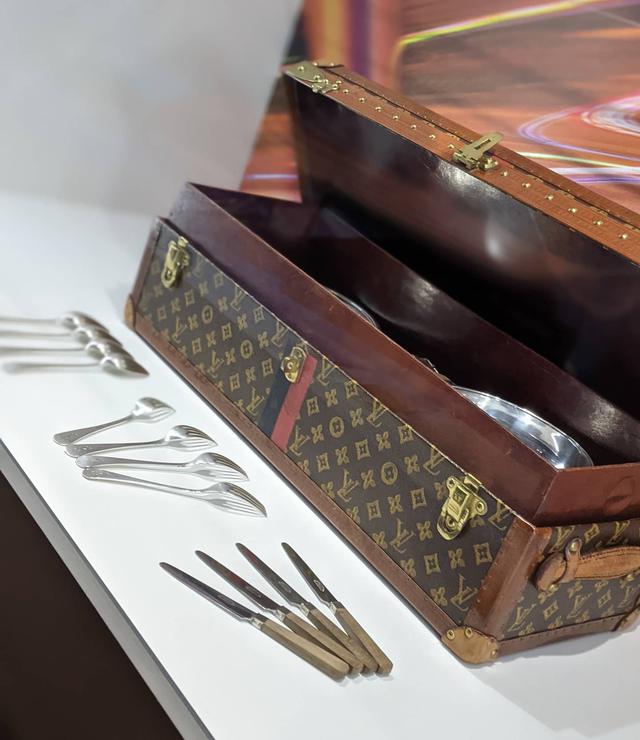 画像1: LOUIS VUITTON &