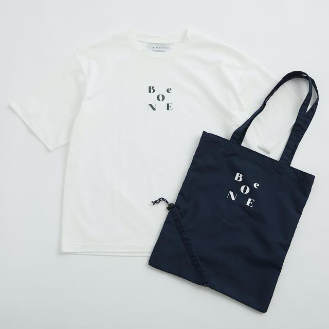 画像: Tシャツ¥14,300、バッグ¥5,500ともに【サヤカ デイヴィス】 出典:ユナイテッドアローズ
