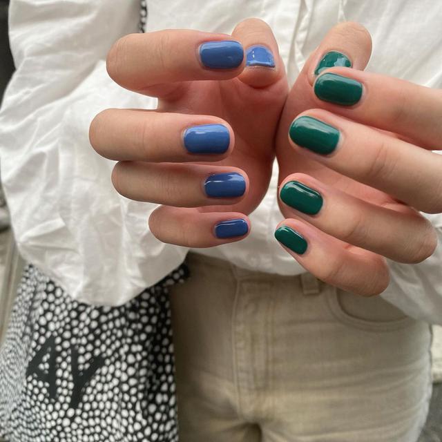 よくばりさん大満足 ツートーンネイル で2つの表情を楽しんで Ftn Fashion Trend News ファッショントレンドニュースマガジン すべての人におしゃれする楽しさを