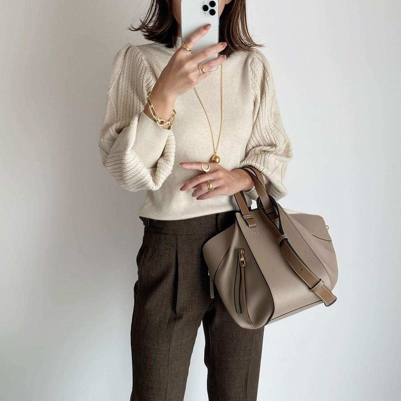 他にはない高級感。【ロエベ】の大人が欲しい「上品バッグ」 - 【ftn】