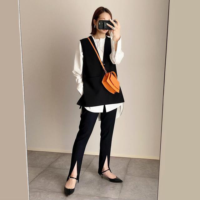 ZARA　レリーフデザインクロスボディバッグ　オレンジ ZARA - ZARA レリーフデザインクロスボディバッグ オレンジの通販 by