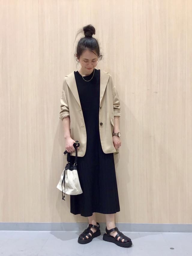 ピンポーン！正解！【GU】参考にしたい「ジャケット × スカート
