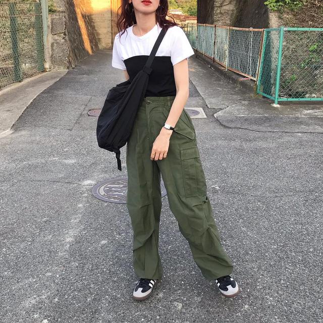 春夏シンプル✭カーゴパンツ✭ラフでかっこいいアウトドアコーデ 春夏シンプル✭カーゴパンツ✭ラフでかっこいいアウトドアコーデ