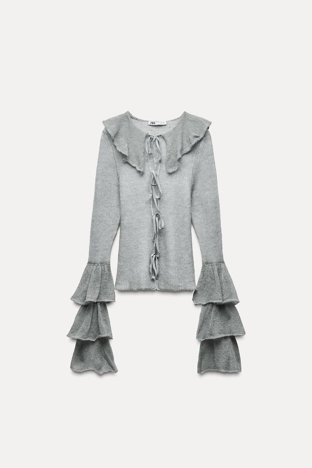 新品☆ZARA trf ザラ ルーズフィットフリルデザイントップス ZARA - 新品☆ZARA trf ザラ ルーズフィットフリルデザイントップスの