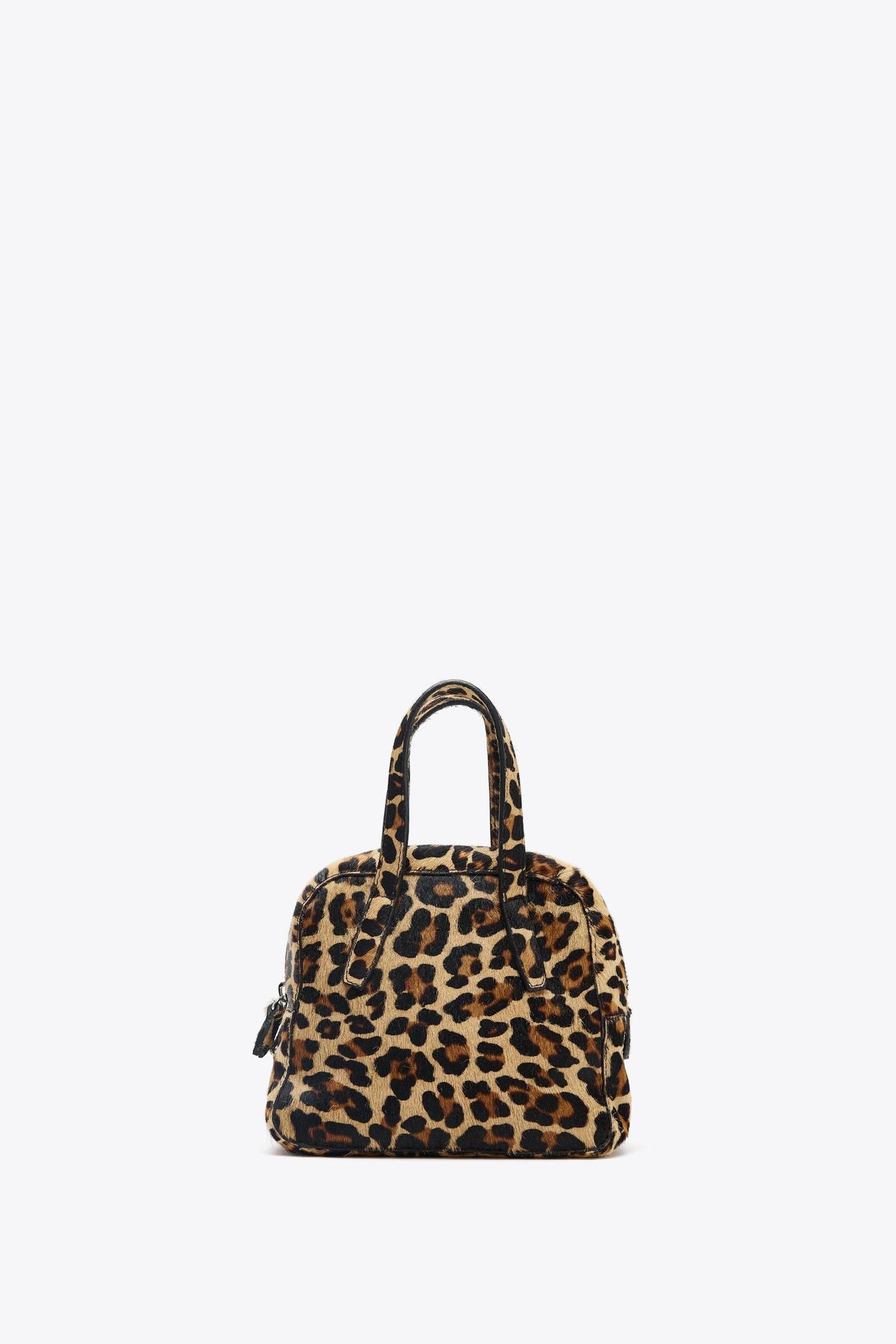 画像2: 出典：ZARA