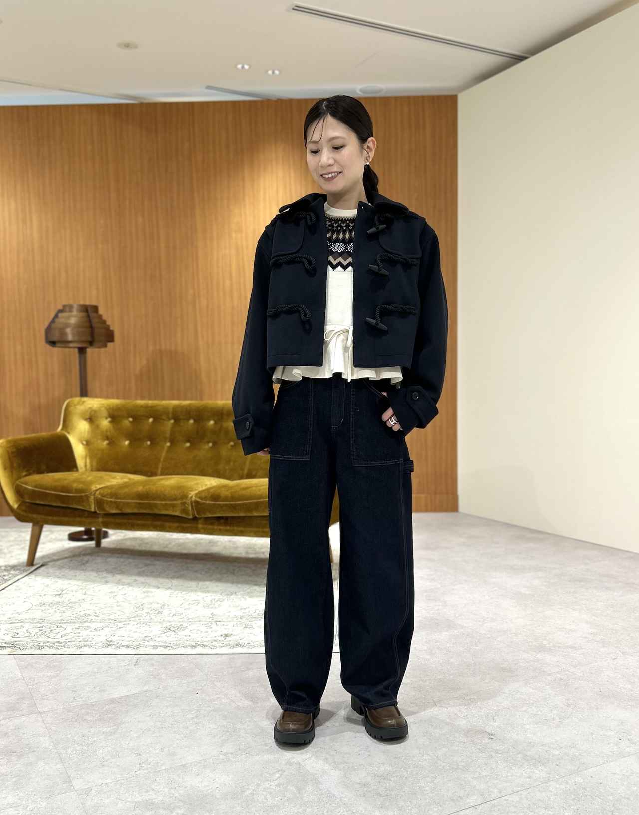 画像: 【ジーユー × ロク】ダッフルコート by rokh +X（Mサイズ着用）¥6,990 ※一部店舗およびオンラインストアのみ販売、ペプラムニットプルオーバー by rokh +X（Mサイズ着用）¥2,990 ※一部店舗およびオンラインストアのみ販売、バレルレッグペインタージーンズ by rokh(Sサイズ着用）¥3,990、【ジーユー】ボリュームソールレースアップブーツ¥3,990　※太田さんの身長：159㎝ www.gu-global.com