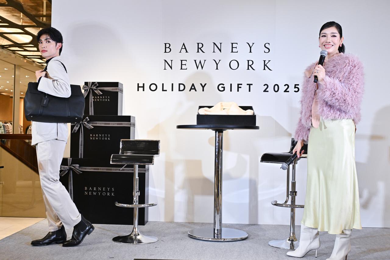 画像: 【BARNEYS NEW YORK】バッグ¥60,500 www.barneys.co.jp
