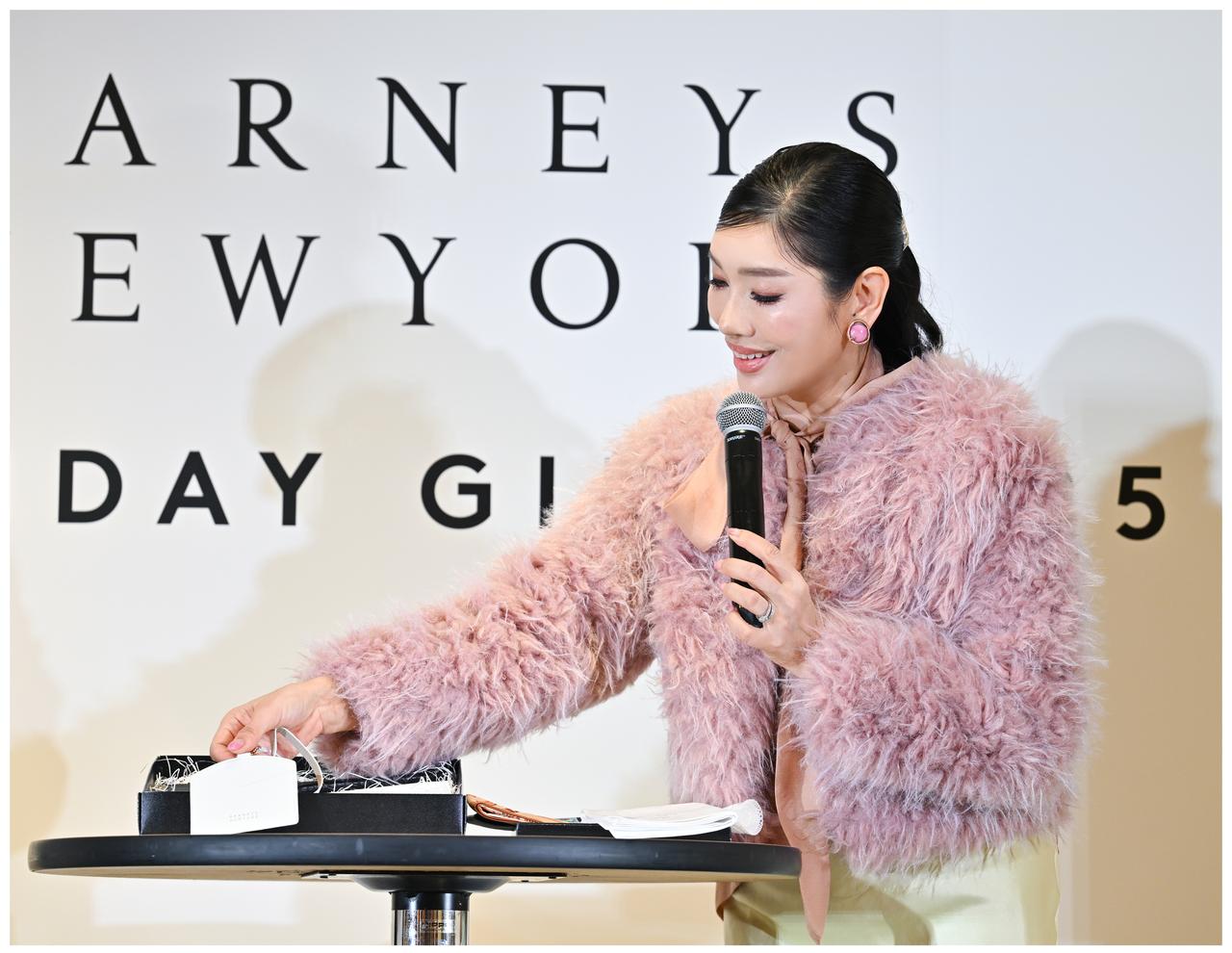 画像: 【BARNEYS NEW YORK】IDカードケース￥12,100 www.barneys.co.jp