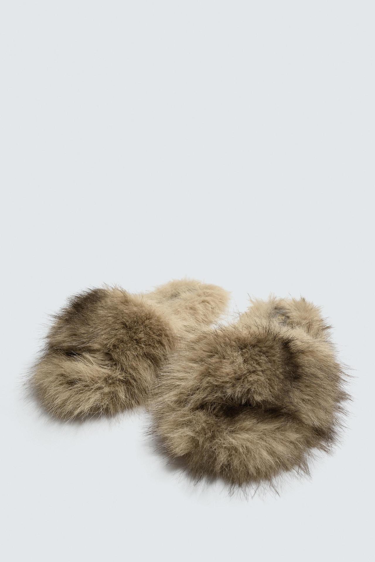 画像2: 出典：ZARA