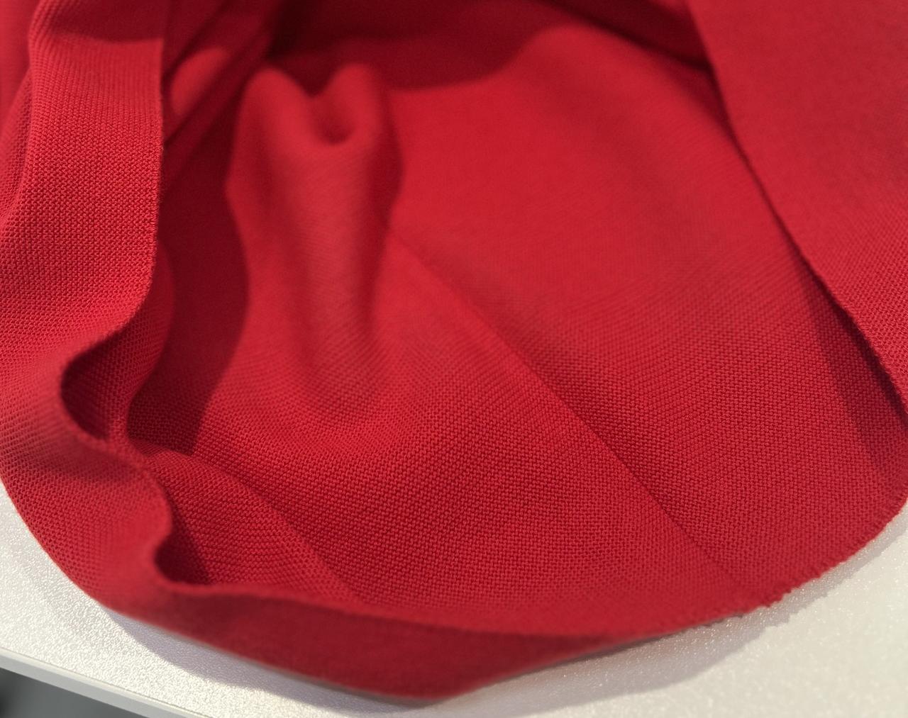 画像: 【ユニクロ】3Dコットンクルーネック ボリュームスリーブ セーター ※2025年12月下旬発売予定 ¥3,990 www.uniqlo.com