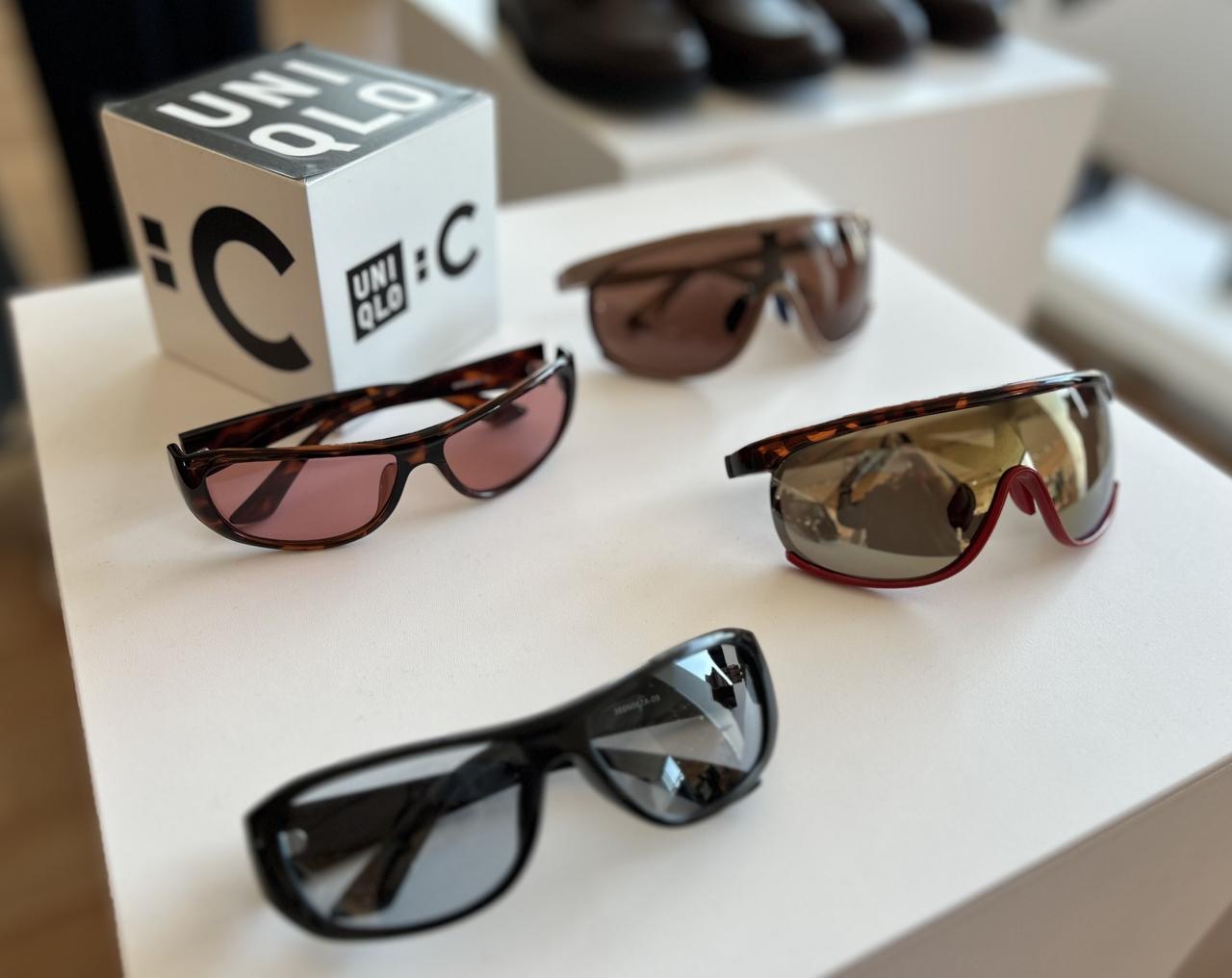 画像: 【UNIQLO：C】左：サングラス/ラップ各¥2,990 ※一部店舗にて発売、右：サングラス/シールド各¥2,990 ※一部店舗にて発売 www.uniqlo.com