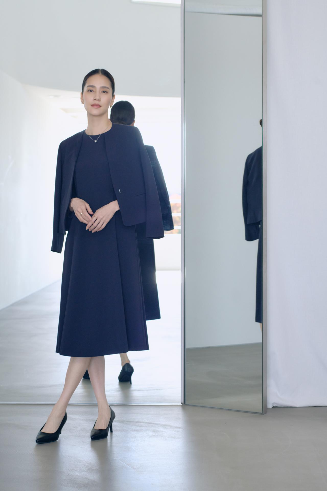 画像: ジャケット￥35,200・ドレス￥3,3000（ROPÉ） www.rope-jp.com