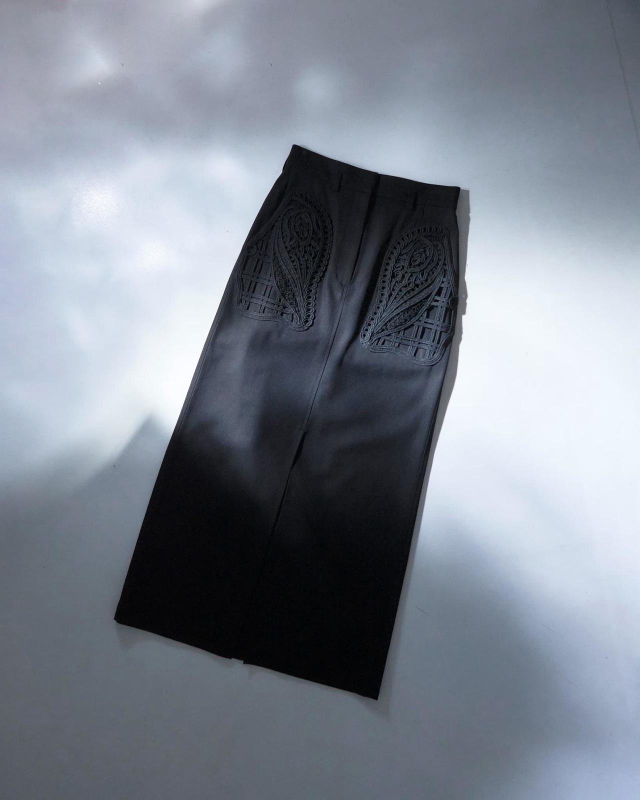 画像: 「Cording Embroidery Detailed I-line Skirt」￥62,700 出典：STUDIOUS