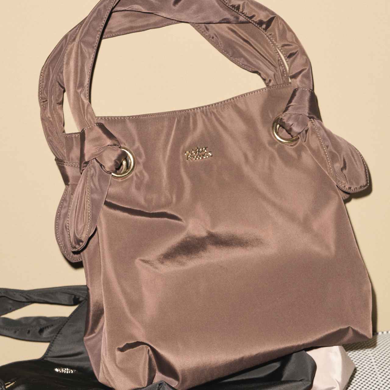 画像: 「別注 ムスビリボン トートバッグ」￥12,100【アウトドア プロダクツ】 出典：ファーストハンド