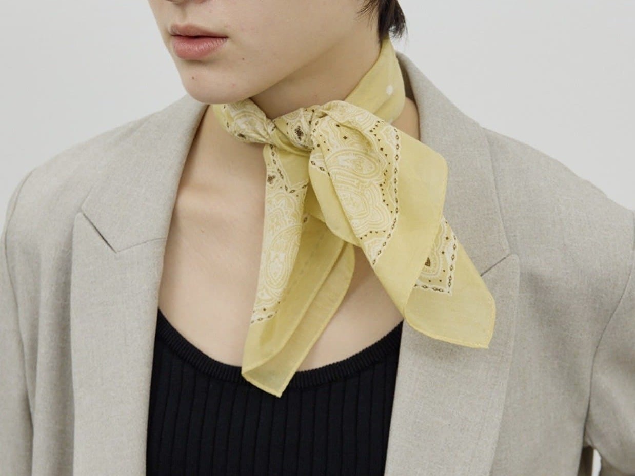 画像: 「ペイズリードットスカーフ」￥9,900 出典：ガリャルダガランテ