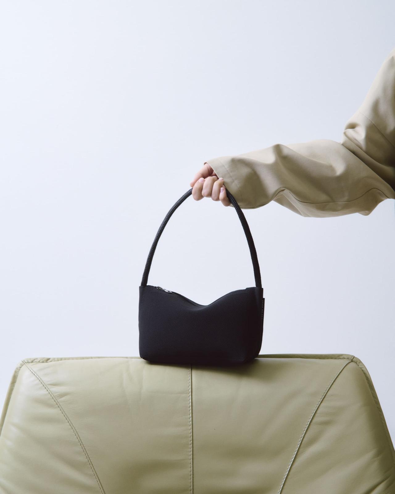 画像: 「Meridian shoulder bag」[縦14×横26×マチ12cm]￥42,900 出典：STATE OF ESCAPE 期間限定ショップ