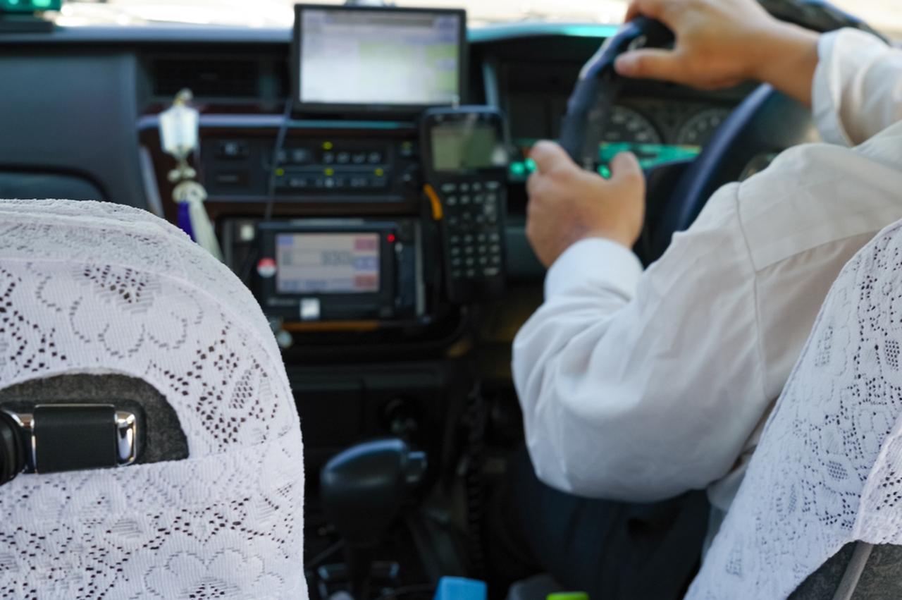 画像: 深夜に「ピンポーン」玄関を開けると、父ではなく【タクシー運転手】が！「実は、、、」神対応に感謝！