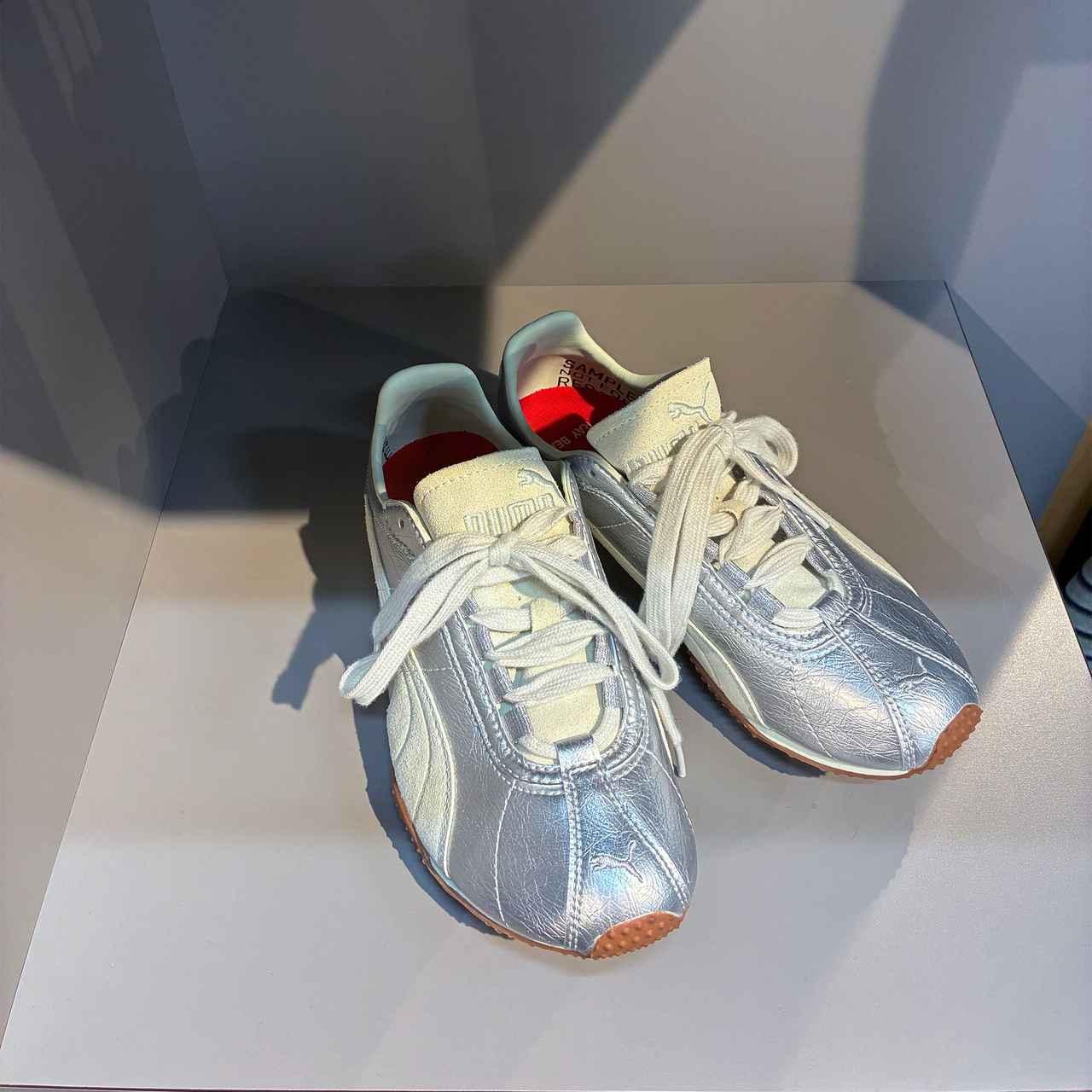 画像: スニーカー￥13,200（3月3日発売※一部店舗を除く）／プーマ × レイ ビームス（レイ ビームス 新宿） 出典：www.beams.co.jp