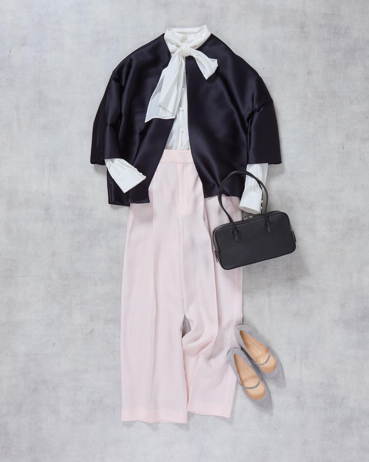 画像: ジャケット￥41,800・中に着たブラウス￥30,800・パンツ￥35,200・バッグ￥82,500・シューズ￥53,900（マルティニーク） store.melrose.co.jp